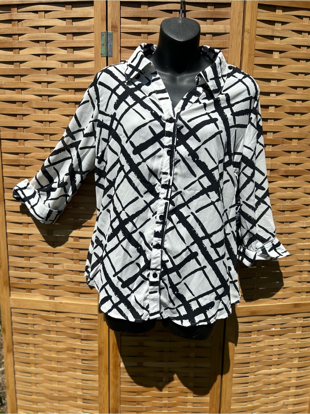 Sara Michelle Black & White Abstract Grid Button-Up Shirt